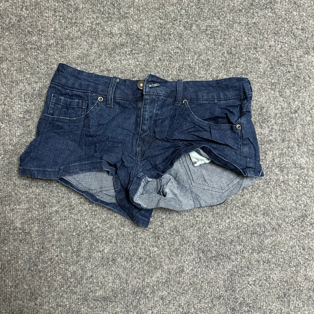 Forever 21 Denim Shorts Womens Size 27 Dark Wash Low Rise Viscose Blend Mini